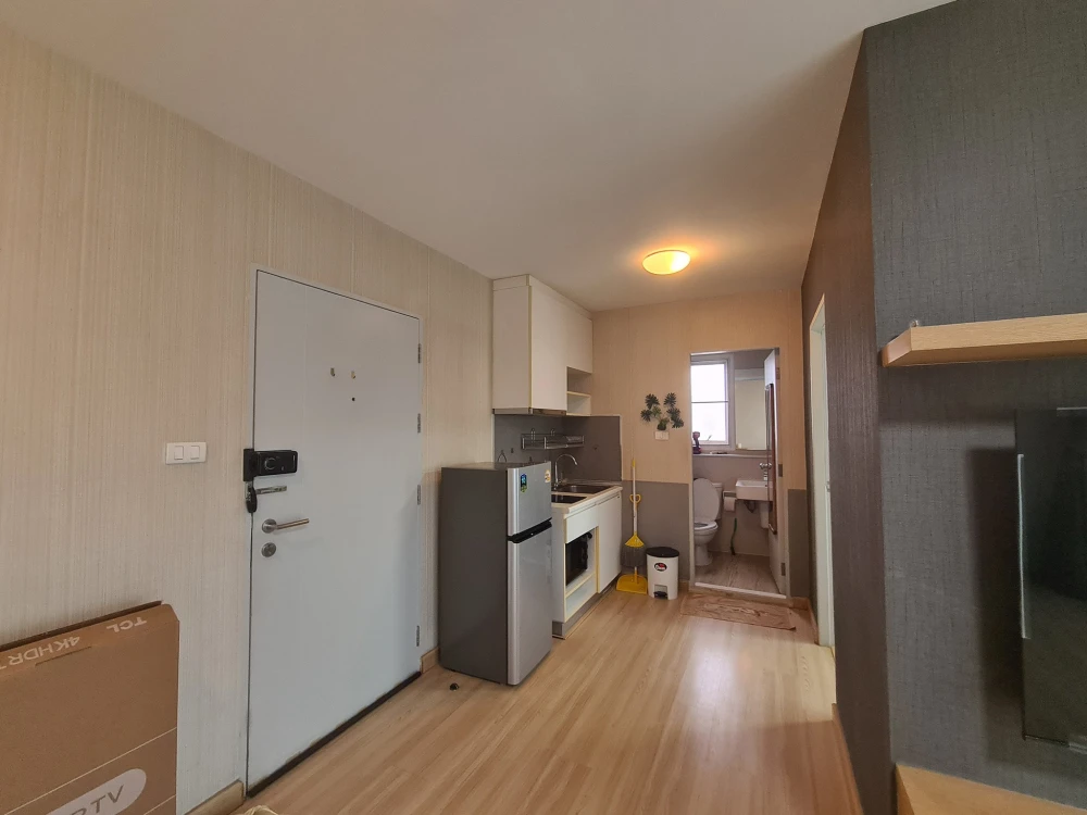 For rent: Rill Condo Rangsit, 1 bedroom, 1 bathroom, fully furnished and equipped, swimming pool view, reserve now!