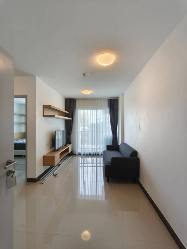 Rill Condo Rangsit for rent, ready to move in immediately. 30 sq m, with washing machine. Great price! Book now!