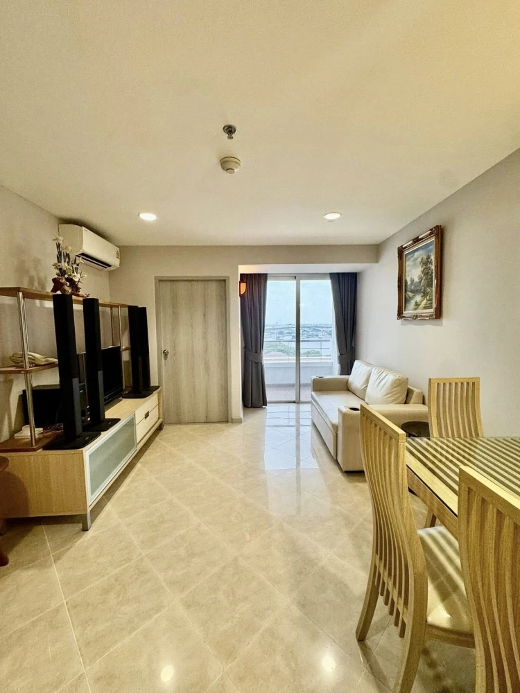 For rent: River Heaven, a luxury condo on the banks of the Chao Phraya River, next to Asiatique. Every room has a river view. You'll regret it if you