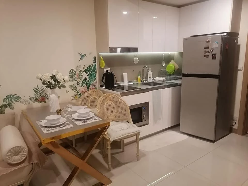For rent: Riviera Jomtien Pattaya, clean and warm condo, 34th floor, very high, interested, reserve now.