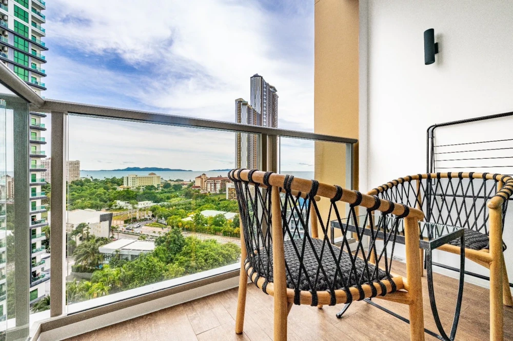 Riviera Ocean Drive, 11th floor, fully furnished, stunning ocean view. You won't be disappointed with your booking!