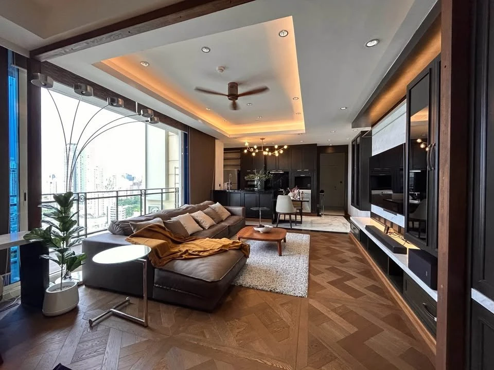 For Rent Royce Private Residences Spacious rooms combined with high-end furniture to create a comfortable and stylish living experience.
