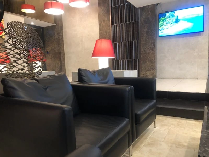 For rent: Runesu Thonglor 5, pool view, fully furnished, ready to move in. Interested? Reserve now!