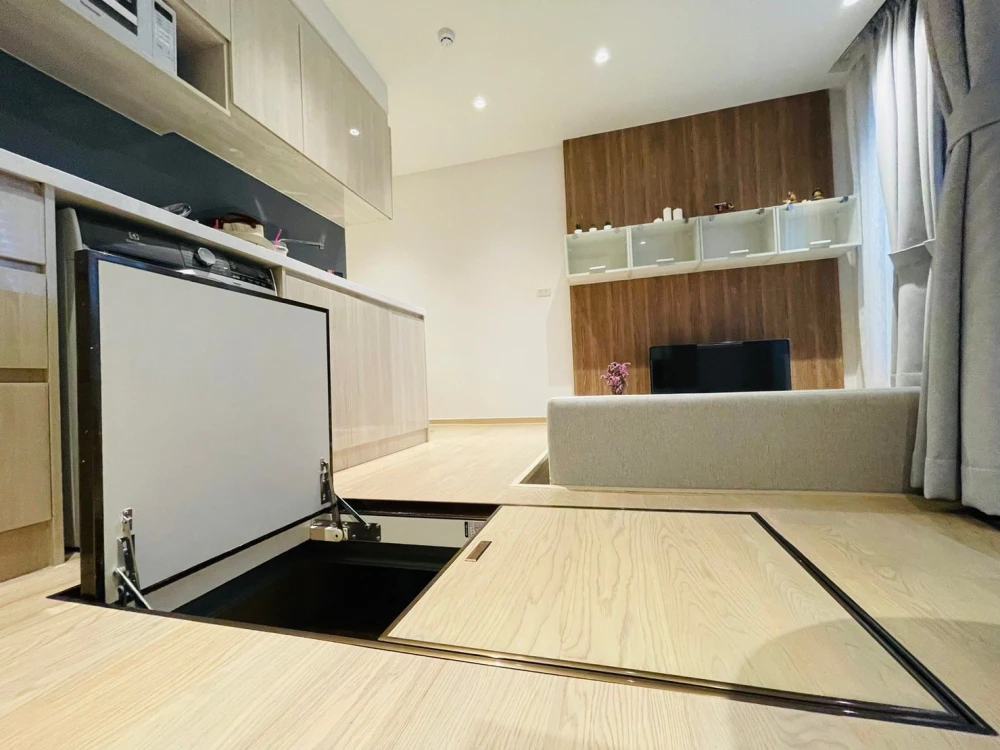 For rent: Runesu Thonglor 5, 1 bedroom, 1 bathroom unit. Lots of trees, shady and comfortable atmosphere. Don't miss out!