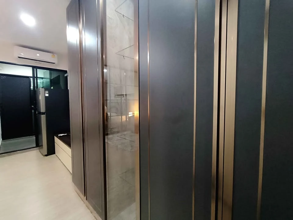 For rent: Rye condo Sukhumvit 101/1, separate rooms, well-divided zones, good price, come and visit, don't miss out.