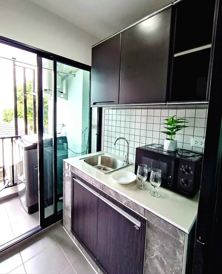 For rent: Rye condo Sukhumvit 101/1, separate rooms, well-divided zones, good price, come and visit, don't miss out.