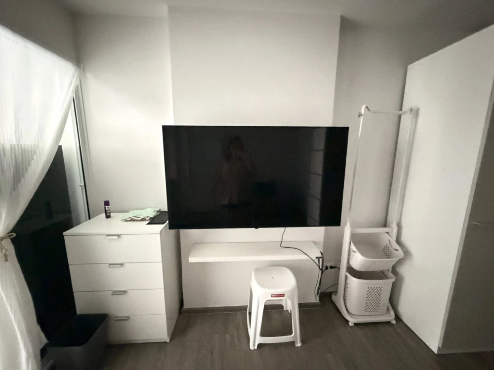 For rent: RYE TALAT PHLU, 7th floor, pool view. Fully furnished with appliances. Just bring your suitcase and move in!