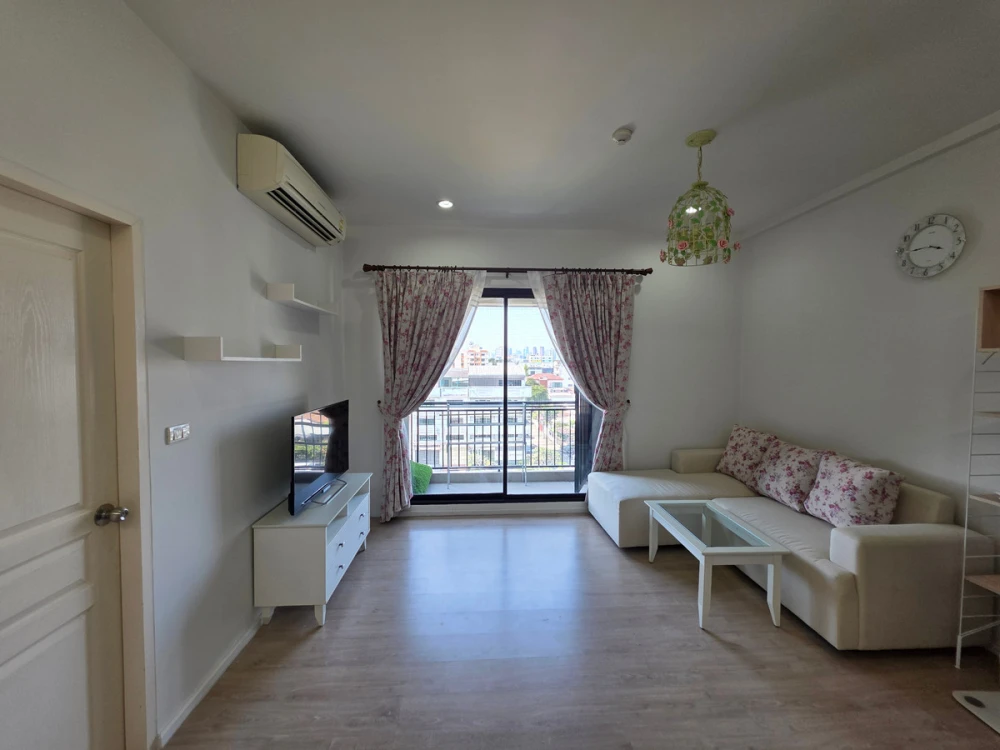 For rent: S1 Rama 9, 6th floor. A lovely, fully furnished unit. Book now!