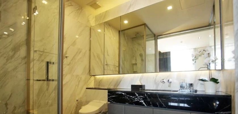 For rent: Saladaeng One. Spacious, comfortable unit with a great view—fully furnished. Book now—don’t miss out!