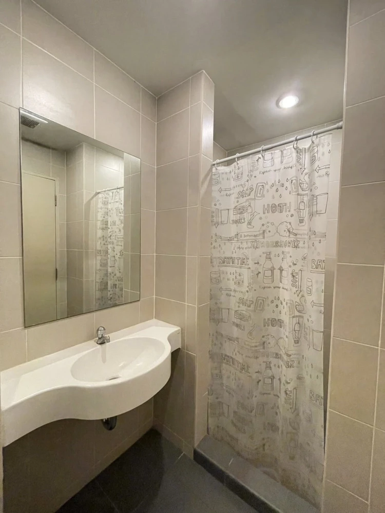 Sammakorn S9 Condominium for rent. Nice unit on the 6th floor, fully furnished. Just bring your bags and move in!