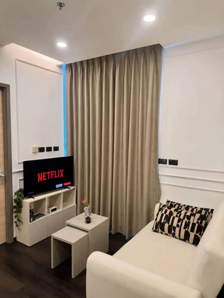 Sapphire Luxurious Condo Rama 3 for rent. Fully furnished and ready to move in. Complete amenities. Amazing price! Book now!