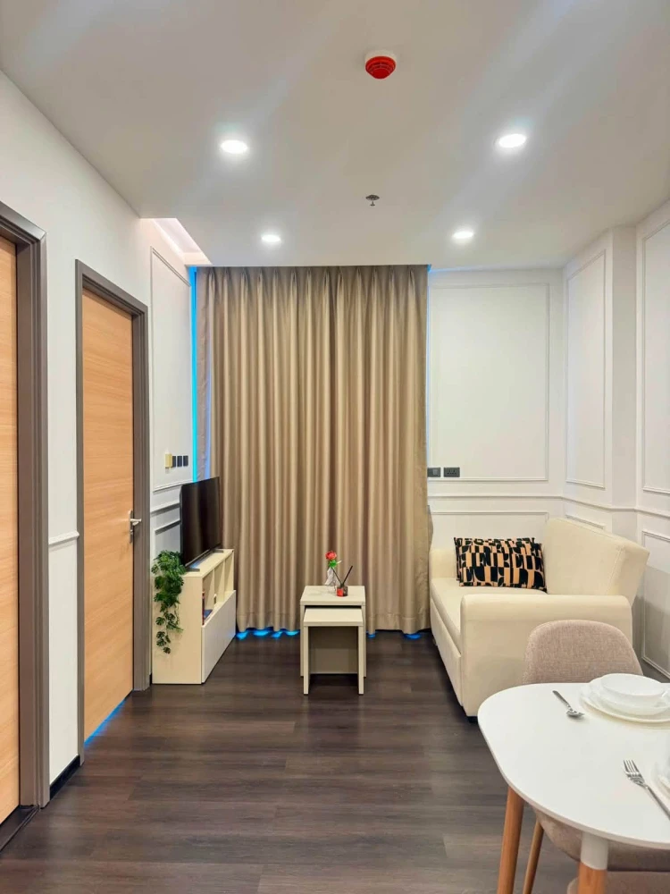 Sapphire Luxurious Condo Rama 3 for rent. Fully furnished and ready to move in. Complete amenities. Amazing price! Book now!