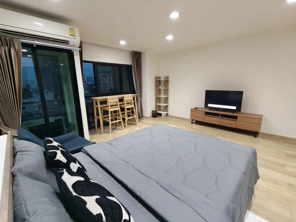For rent: Sathorn Gardens, ready to move in, spacious and comfortable. Reserve now, don't miss out!!!