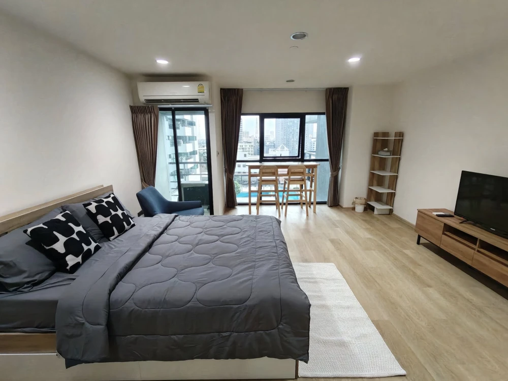 For rent: Sathorn Gardens, ready to move in, spacious and comfortable. Reserve now, don't miss out!!!
