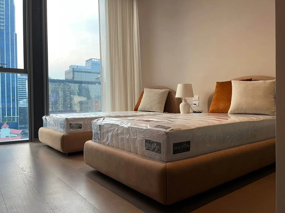 Spacious and fully furnished condo for rent at Scope Langsuan. Pets allowed. First come, first served.