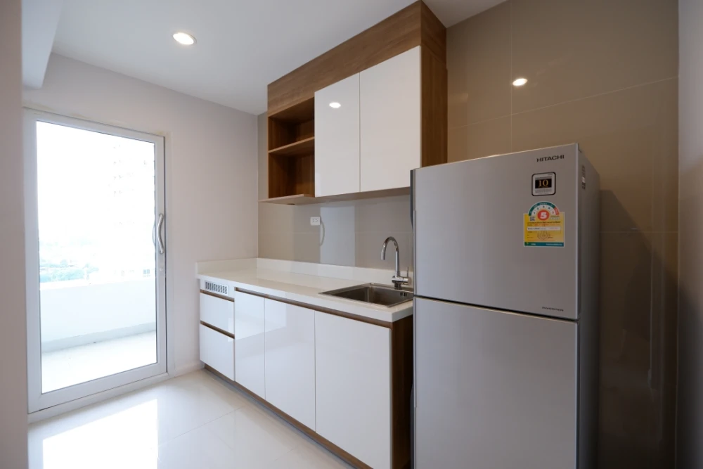 Seahill Condo for rent, spacious room, lots of usable space, good location, convenient transportation, fully furnished, reserve now!