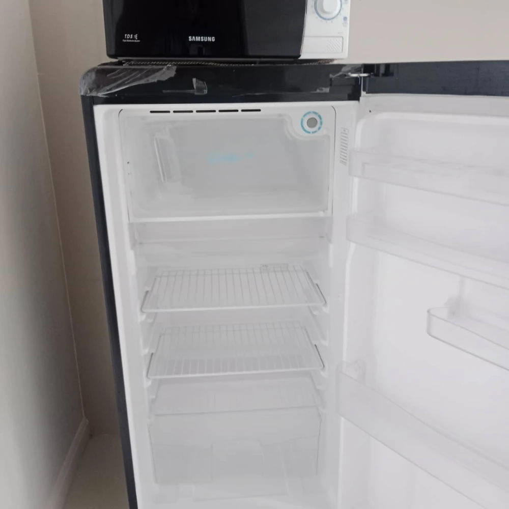 Seahill Condo for rent, a nice room, good location, comes with complete furniture and appliances, just bring your bags and move in!