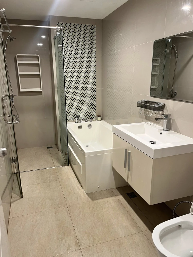 Seahill Condo for rent. Spacious and comfortable unit with great location and stunning sea views. Don't miss out on this amazing opportunity!