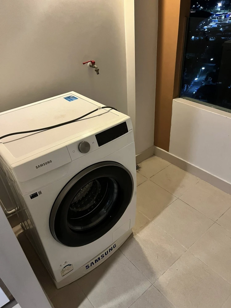 Seahill Condo for rent. Spacious and comfortable unit with great location and stunning sea views. Don't miss out on this amazing opportunity!