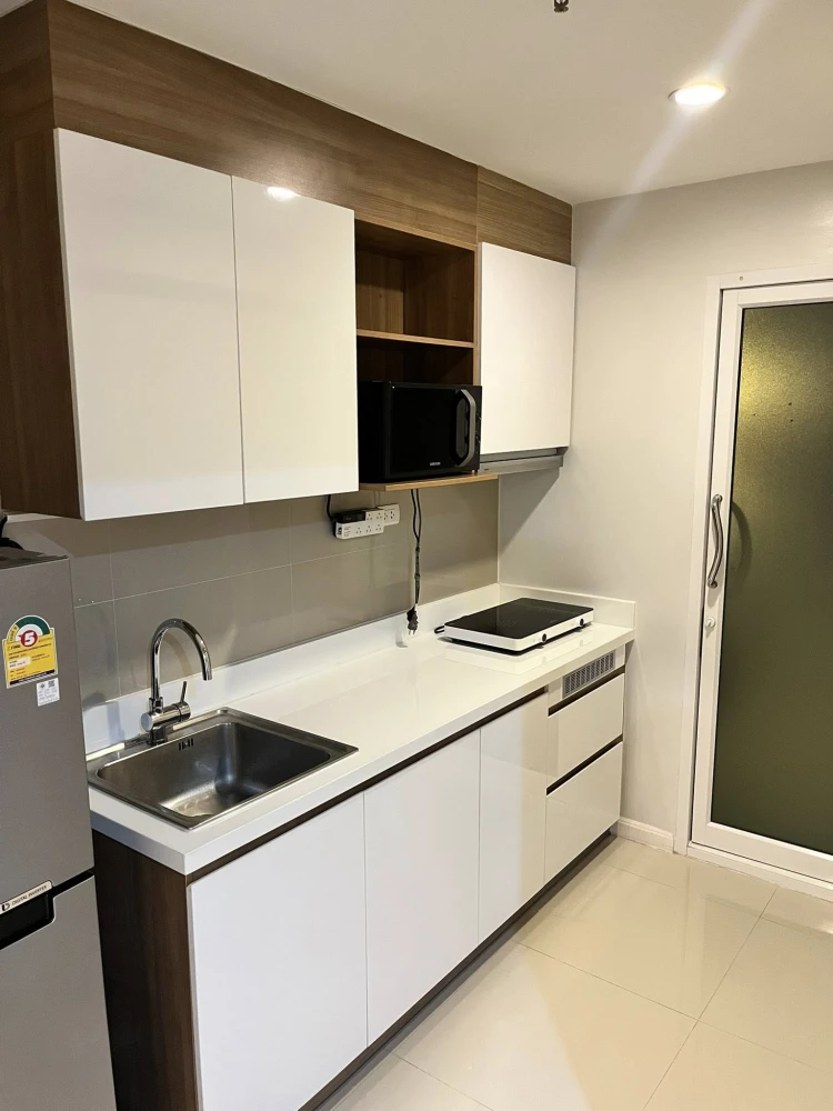 Seahill Condo for rent. Spacious and comfortable unit with great location and stunning sea views. Don't miss out on this amazing opportunity!
