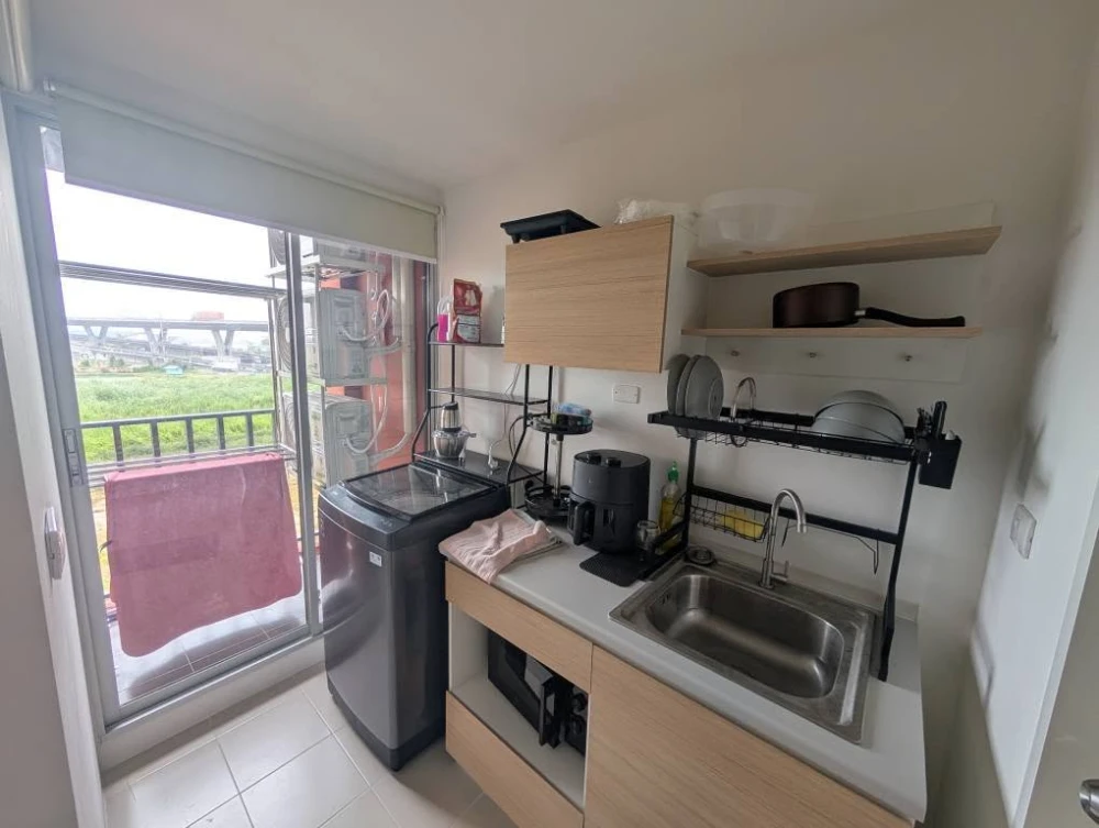 For rent: Sena Kith Bangna - KM.29, spacious room with plenty of usable space, fully furnished and equipped with appliances. Reserve now!