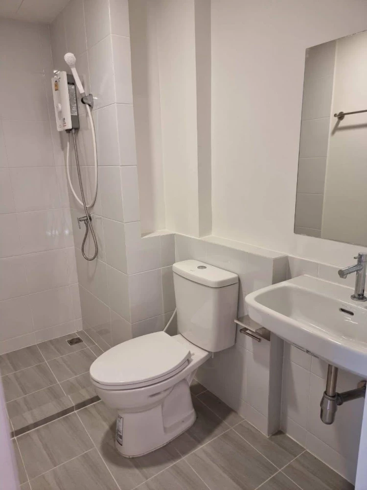 For rent Sena Kith Bangna - KM.29, a nice room, fully furnished, don't miss out on this great deal.