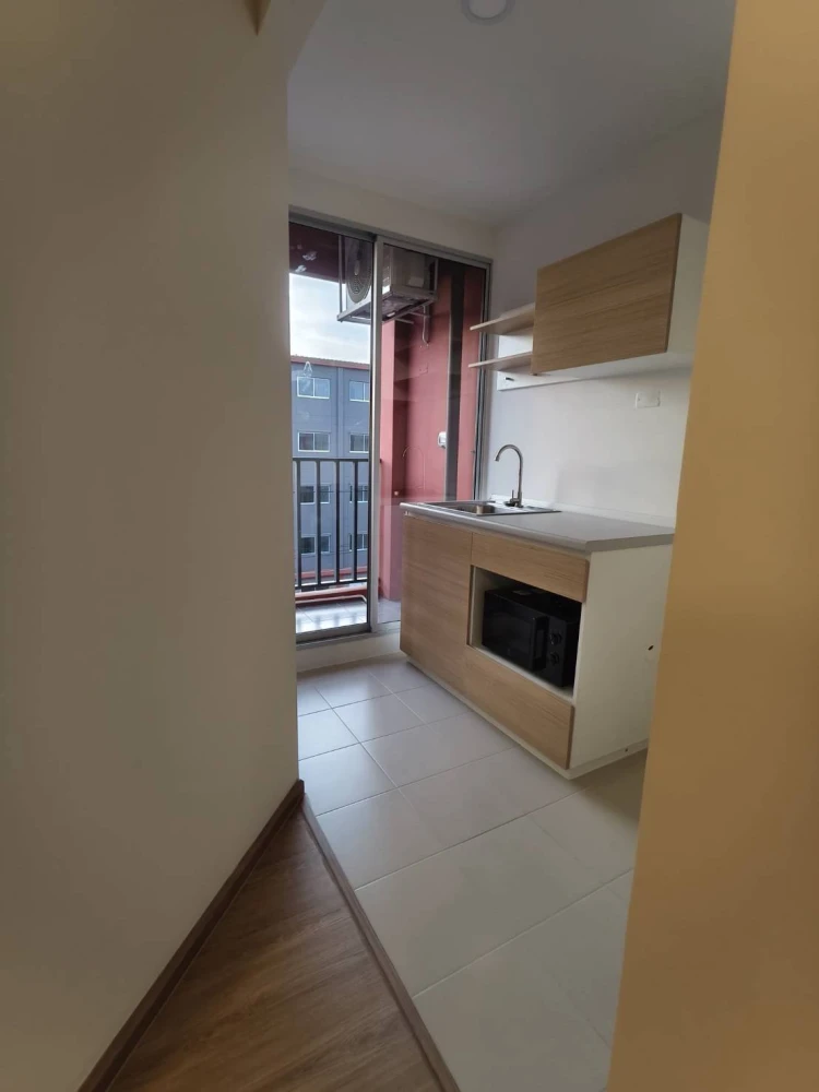 For rent Sena Kith Bangna - KM.29, a nice room, fully furnished, don't miss out on this great deal.