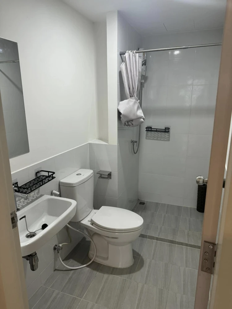 For rent: Sena Kith Chalong Krung-Ladkrabang, 2nd floor, garden view, partitioned room, fully furnished, reserve now, urgent.