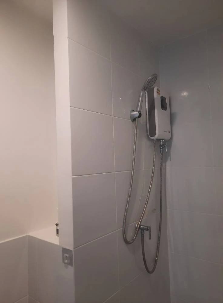For rent: Sena Kith Chalong Krung-Ladkrabang, 3rd floor, fully furnished room, ready to move in, reserve now, urgently.