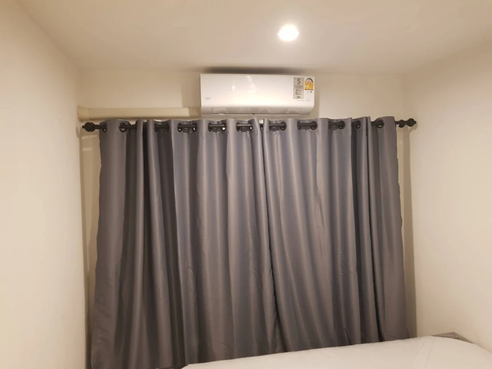 For rent: Sena Kith Chalong Krung-Ladkrabang. Nice, well-partitioned room. Affordable price. Just bring your belongings and move in!