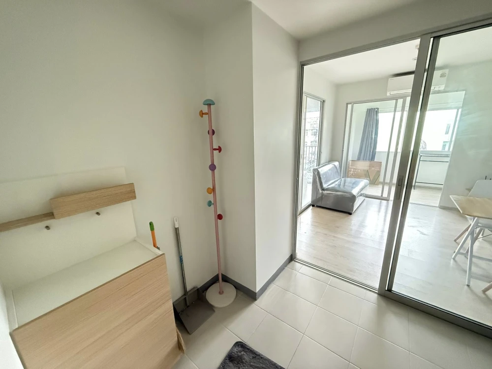 For rent: SENA Kith MRT–Bangkae Phase 2. Rooms are partitioned into separate, clearly defined zones. Great price! Book now!