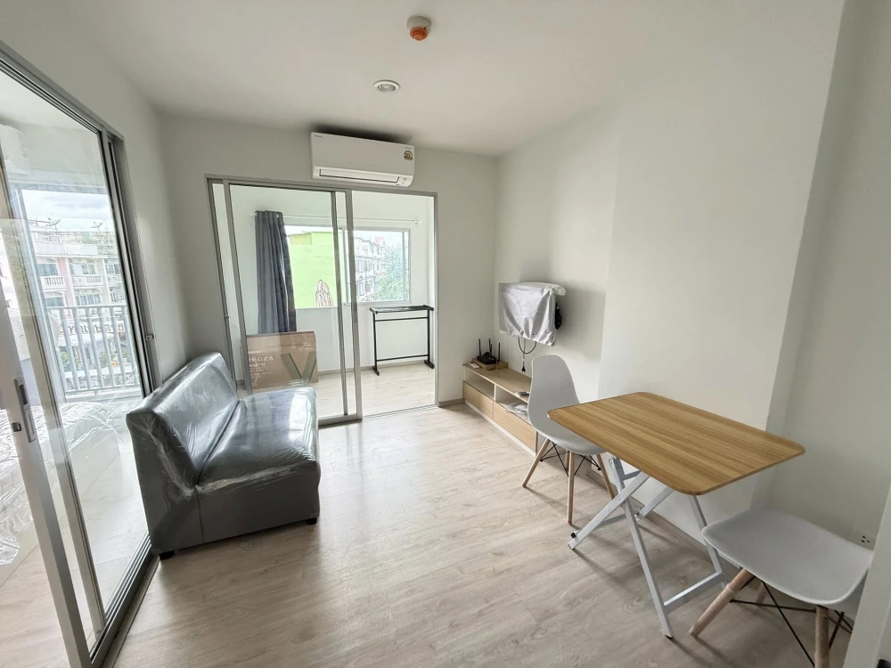 For rent: SENA Kith MRT–Bangkae Phase 2. Rooms are partitioned into separate, clearly defined zones. Great price! Book now!