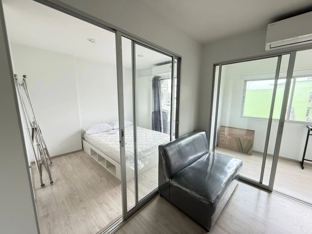 For rent: SENA Kith MRT–Bangkae Phase 2. Rooms are partitioned into separate, clearly defined zones. Great price! Book now!