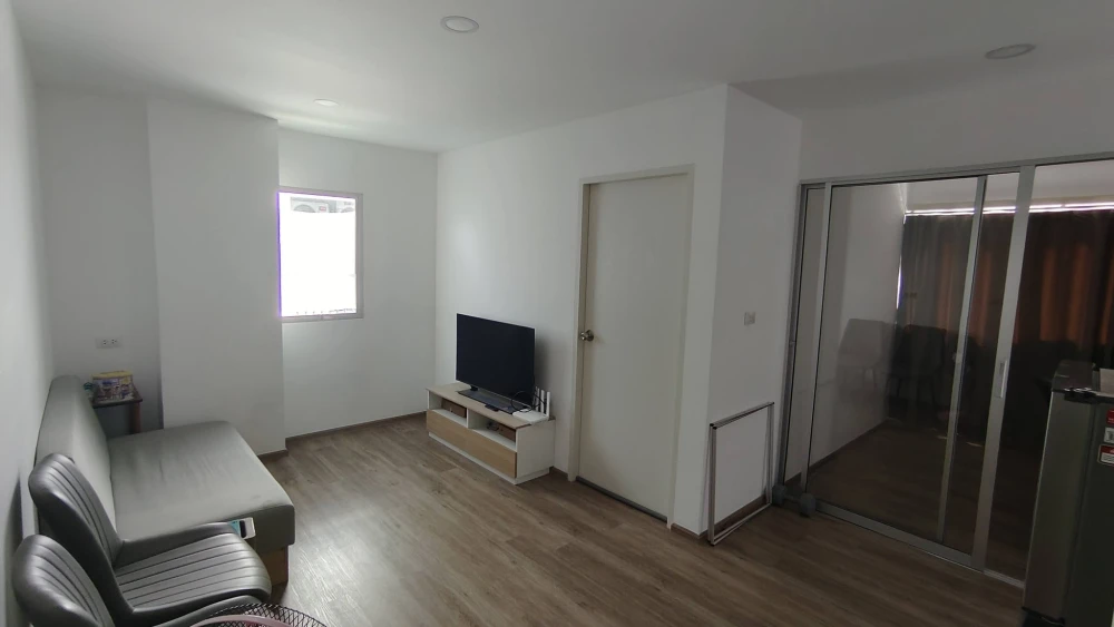 For rent: Sena Kith Rangsit-Khlong 4, 1 bedroom, 1 bathroom, fully furnished. Convenient location. Don't miss out!