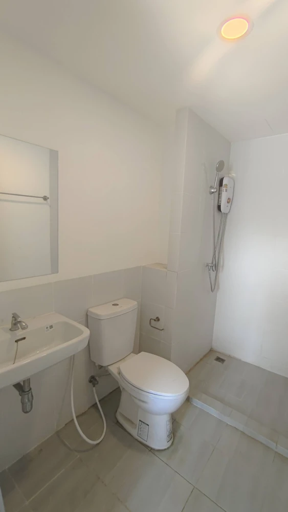 For rent: Sena Kith Rangsit-Khlong 4, 1 bedroom, 1 bathroom, fully furnished. Convenient location. Don't miss out!