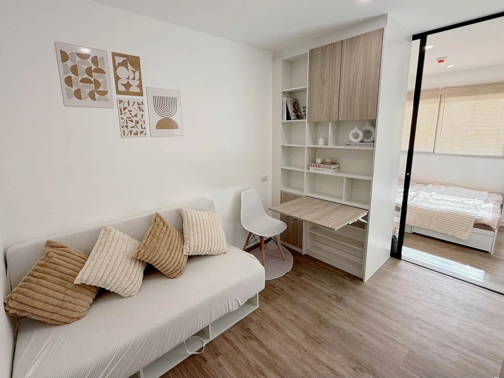 For rent: Sena Kith Samrong Interchange, beautifully decorated minimalist unit with high-quality built-in furniture. Book now!