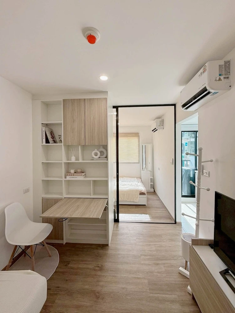 For rent: Sena Kith Samrong Interchange, beautifully decorated minimalist unit with high-quality built-in furniture. Book now!