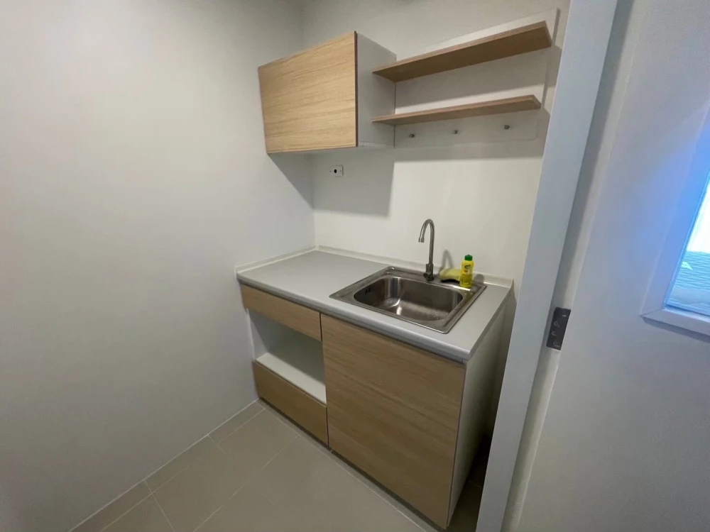For rent: Sena Kith Srinakarin - Sridan, 5th floor, nice room, fully furnished, reserve now.