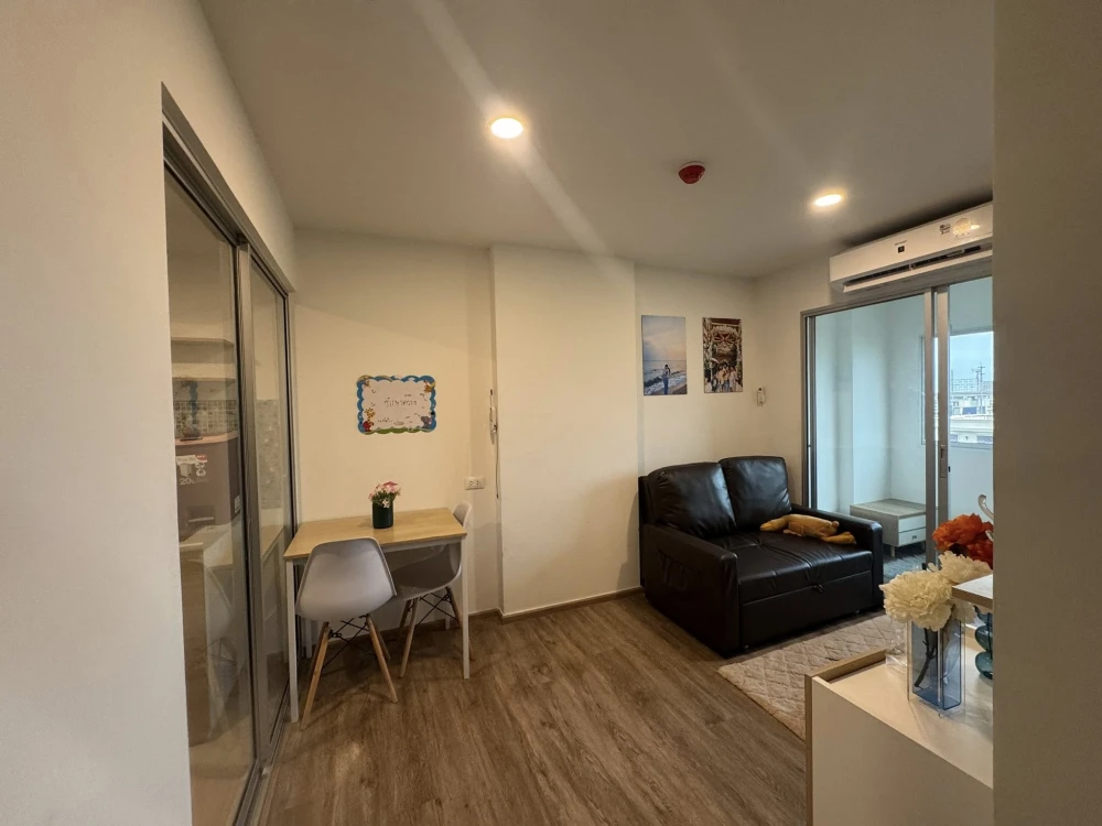 For rent: Sena Kith Srinakarin - Sridan, a room decorated in warm wood tones, with lots of usable space, a great location, don't miss it.