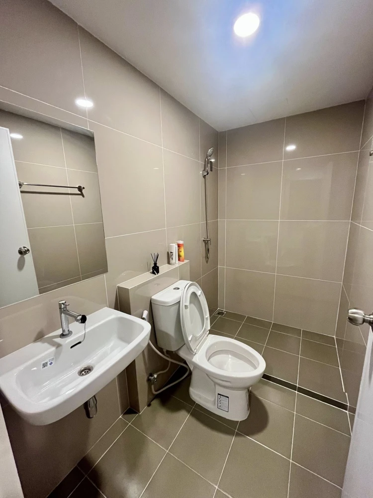 For rent or sell: Sena Kith Srinakarin - Sridan, a lovely room with complete furniture and appliances. Don't miss out on this great deal!