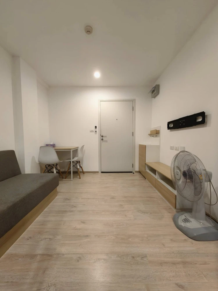 For rent: Sena Kith Thepharak - Bangbo, clean and comfortable room, comes with wood-pattern furniture, complete electrical appliances, book now.