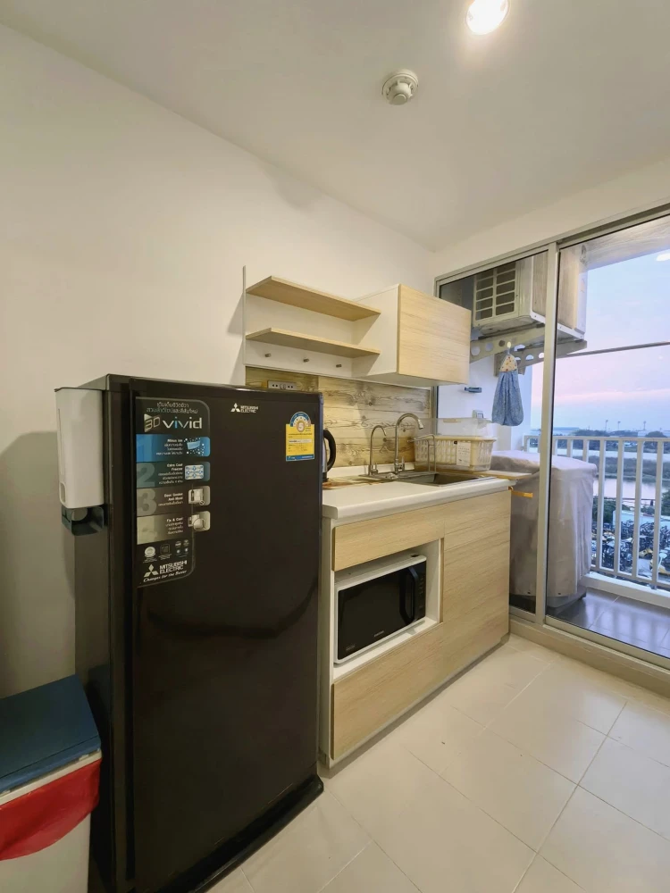 For rent: Sena Kith Thepharak - Bangbo, clean and comfortable room, comes with wood-pattern furniture, complete electrical appliances, book now.