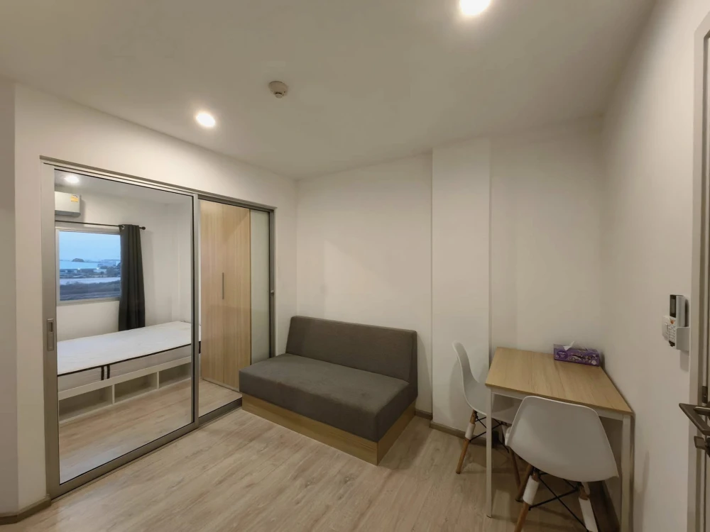 For rent: Sena Kith Thepharak - Bangbo, clean and comfortable room, comes with wood-pattern furniture, complete electrical appliances, book now.