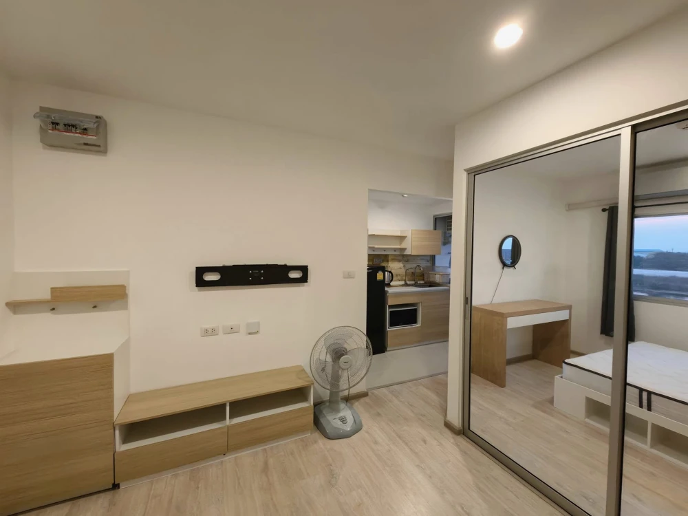 For rent: Sena Kith Thepharak - Bangbo, clean and comfortable room, comes with wood-pattern furniture, complete electrical appliances, book now.