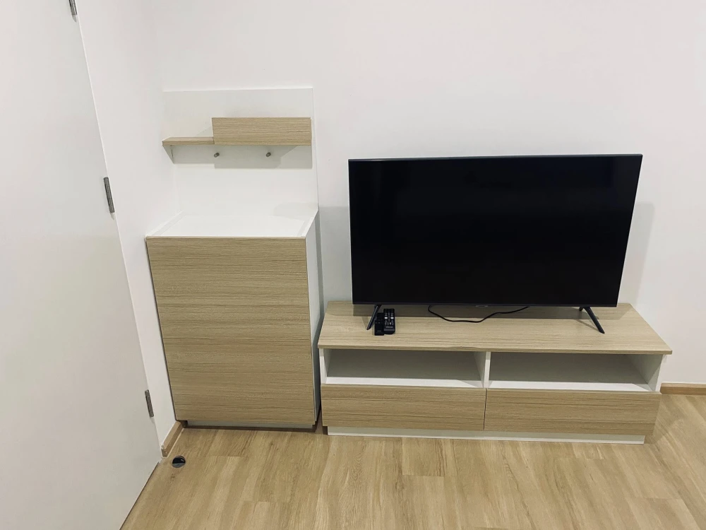 For rent: SENA KITH Chalong Krung-Lat Krabang, Building A, 5th floor. Not next to the elevator or garbage room. Includes a walk-in closet. Book now!