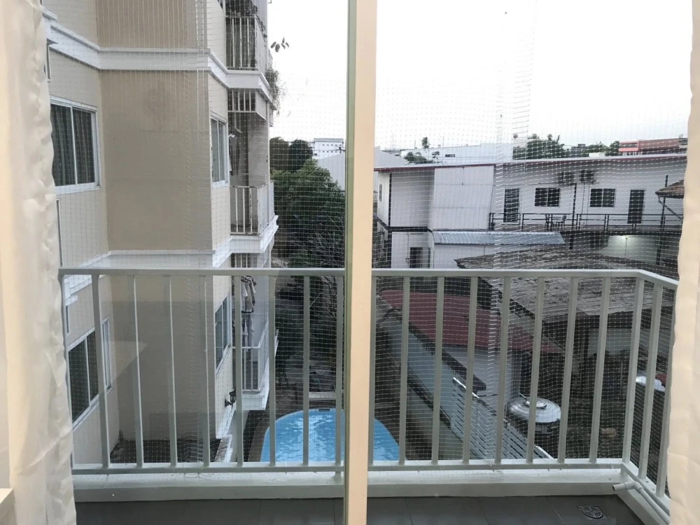 Sense of London for rent. Pool view, spacious room, great price. Don't miss out!