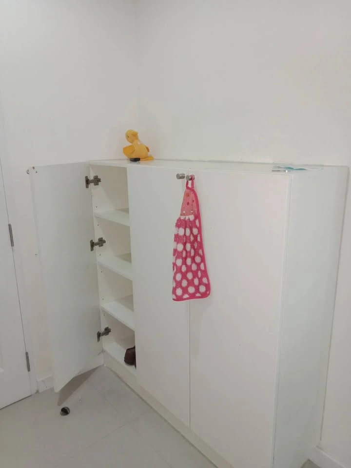 For rent: Sense of London, corner room with privacy, fully furnished, convenient transportation, don't miss it.