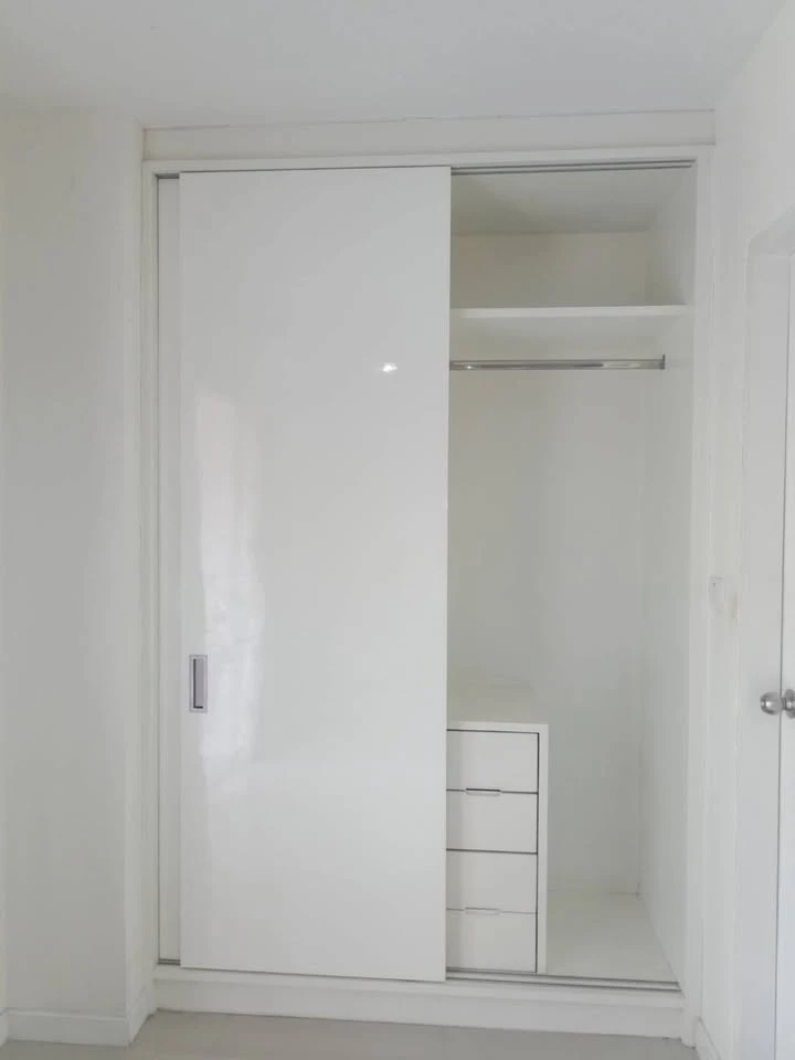 For rent: Sense of London, corner room with privacy, fully furnished, convenient transportation, don't miss it.
