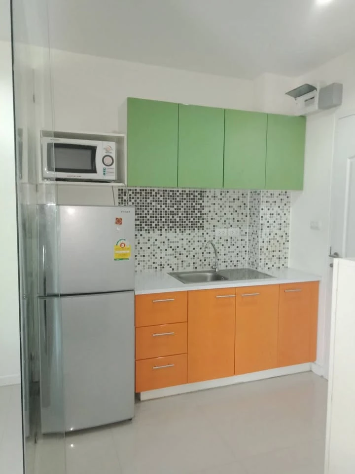 For rent: Sense of London, corner room with privacy, fully furnished, convenient transportation, don't miss it.
