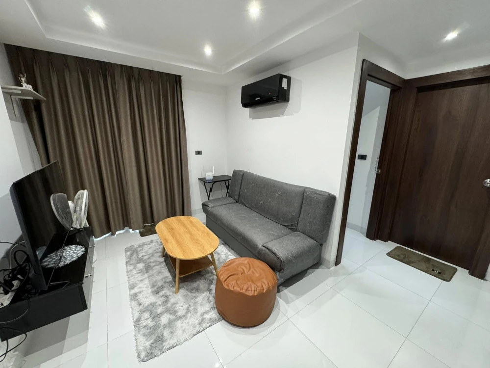 For rent sell: Serenity Wongamat, 5th floor, beautiful view, fully furnished, if interested, hurry and reserve now, don't miss out.